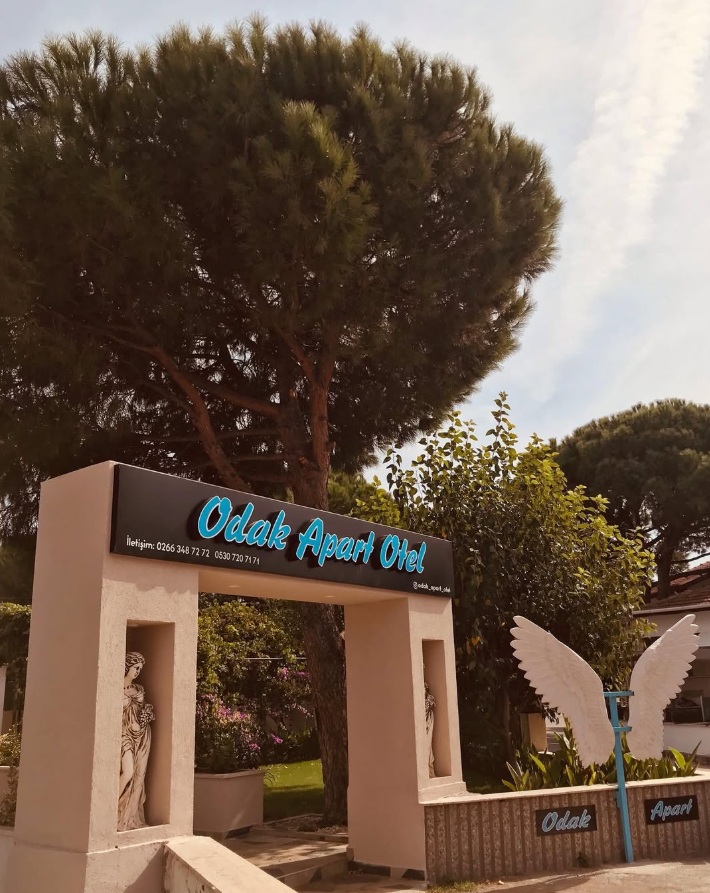Odak Apart Otel — giriş tabelası