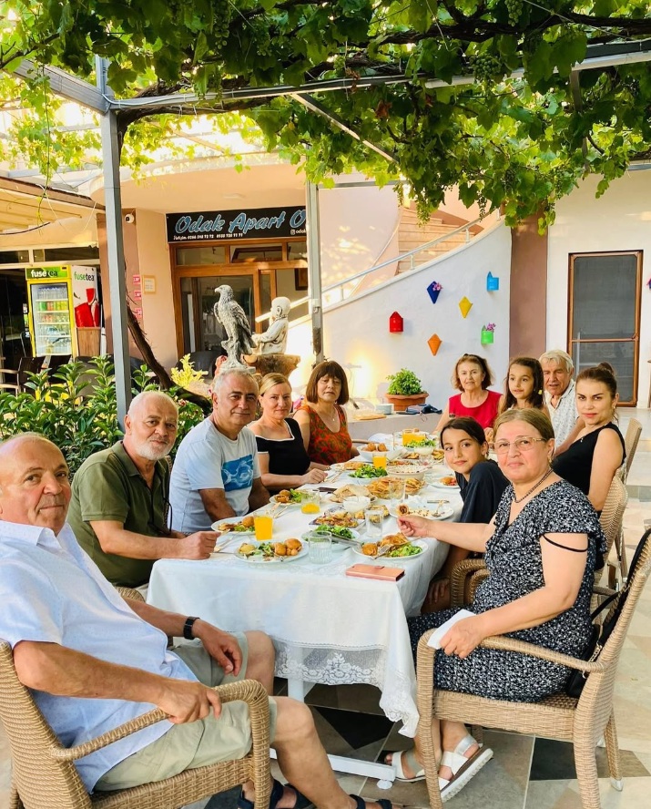Odak Apart Otel — aile sıcaklığında kahvaltı masası